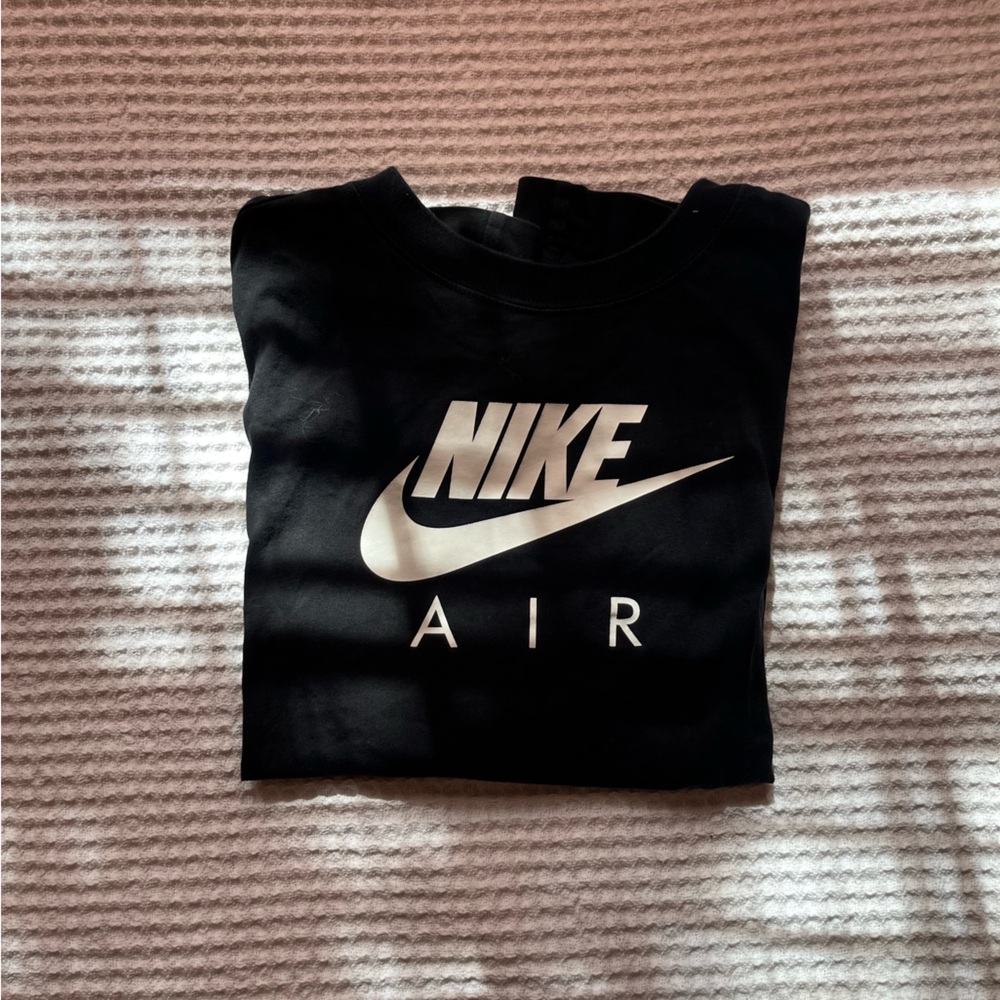 Nike tee shirt in perfect condition!!